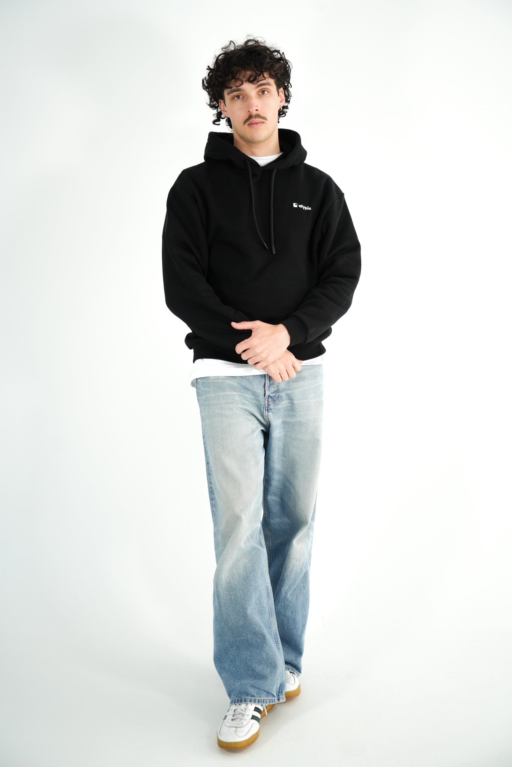 hoodies-noir-604knd-1.jpg hoodies noir – Image 1