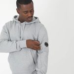pull a capuche gris
