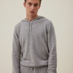 pull a capuche gris
