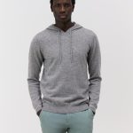 pull a capuche gris