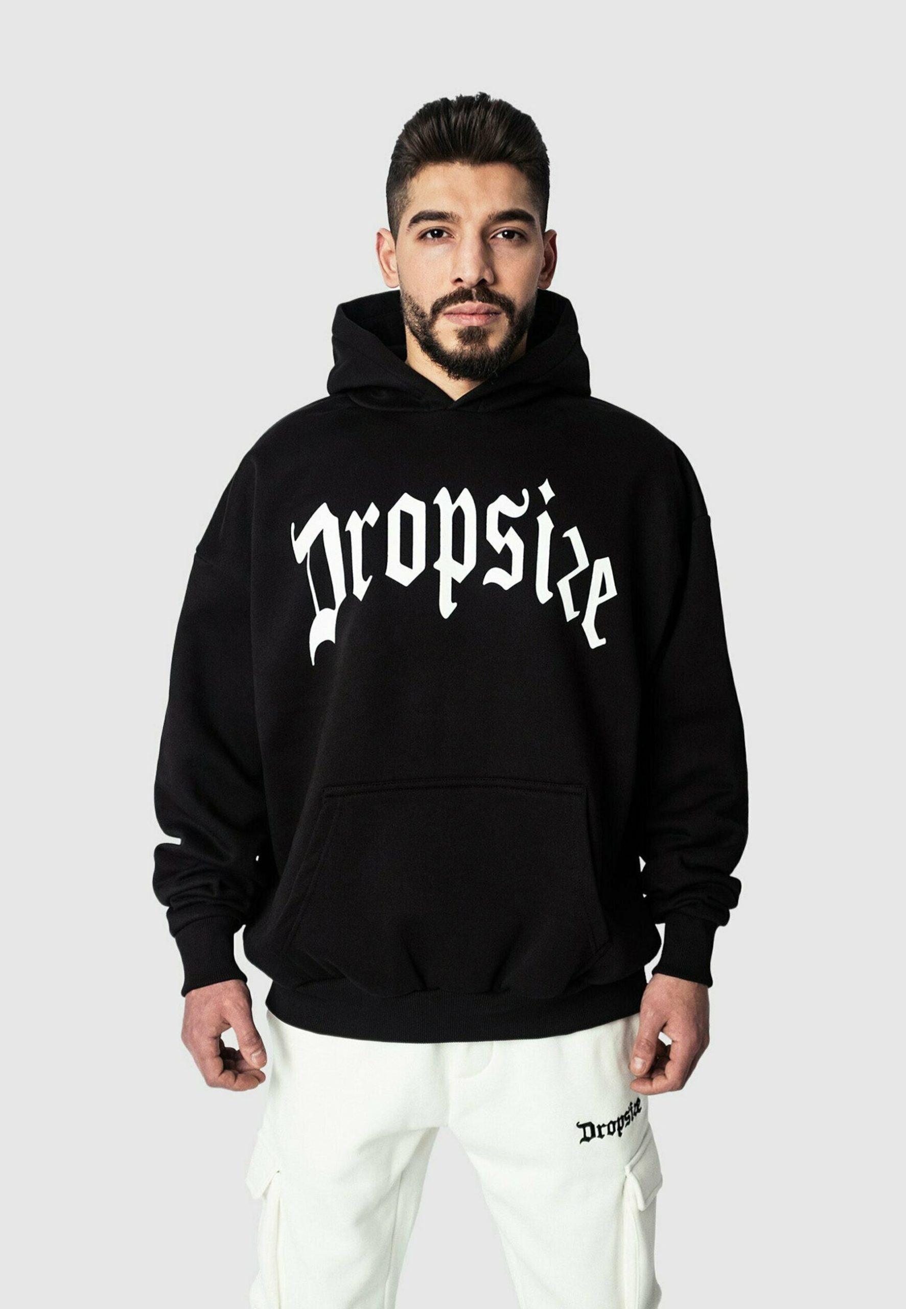 pull-noir-capuche-313ucg-1.jpg pull noir capuche – Image 1