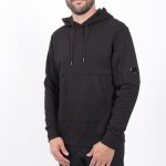 pull noir capuche