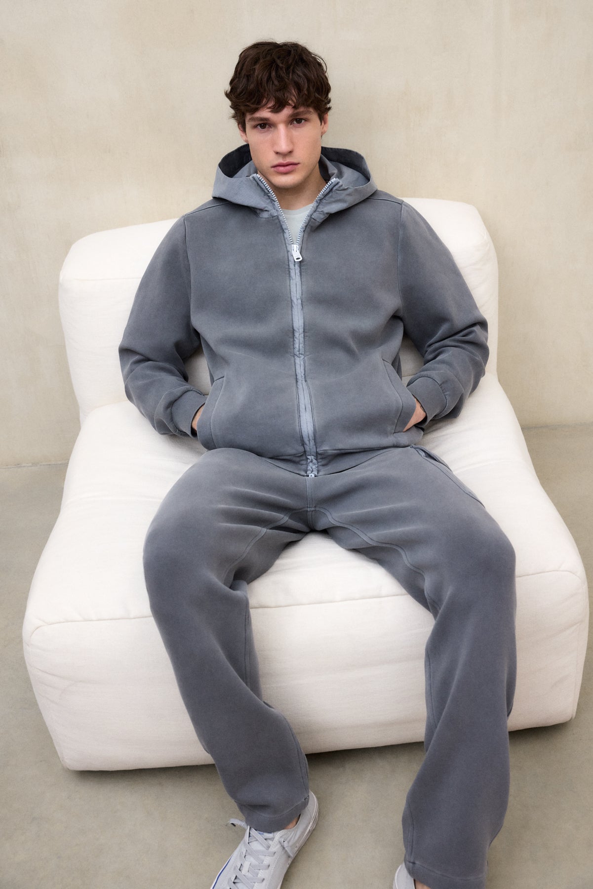 sweat-gris-fonce-415kwl.jpg sweat gris foncé – Image 1