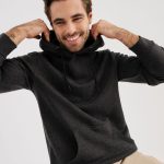 sweat gris foncé
